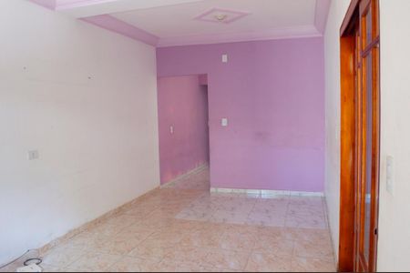 Casa para alugar com 80m², 1 quarto e 4 vagasSala