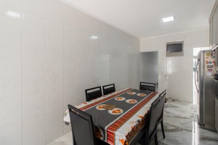 Casa à venda com 150m², 4 quartos e 2 vagas Casa à venda com 150m², 4 quartos e 2 vagasCozinha