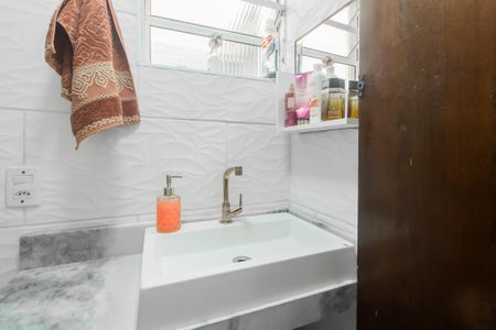 Casa à venda com 150m², 4 quartos e 2 vagas Casa à venda com 150m², 4 quartos e 2 vagasLavabo