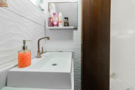 Casa à venda com 150m², 4 quartos e 2 vagas Casa à venda com 150m², 4 quartos e 2 vagasLavabo