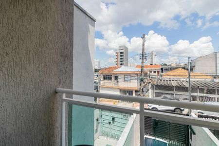 Casa à venda com 150m², 4 quartos e 2 vagas Casa à venda com 150m², 4 quartos e 2 vagasVaranda