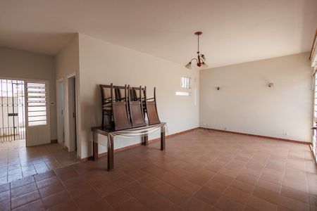 Casa para alugar com 270m², 5 quartos e 6 vagas Casa para alugar com 270m², 5 quartos e 6 vagasSala