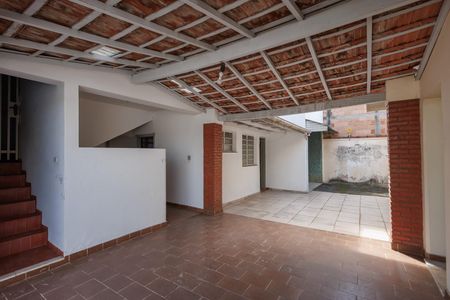 Casa para alugar com 270m², 5 quartos e 6 vagas Casa para alugar com 270m², 5 quartos e 6 vagasQuintal