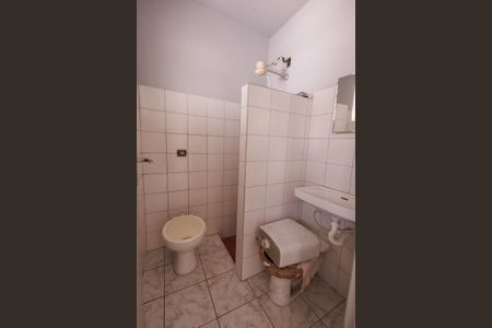 Casa para alugar com 270m², 5 quartos e 6 vagas Casa para alugar com 270m², 5 quartos e 6 vagasBanheiro de serviço