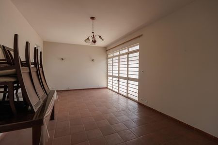 Casa para alugar com 270m², 5 quartos e 6 vagas Casa para alugar com 270m², 5 quartos e 6 vagasSala