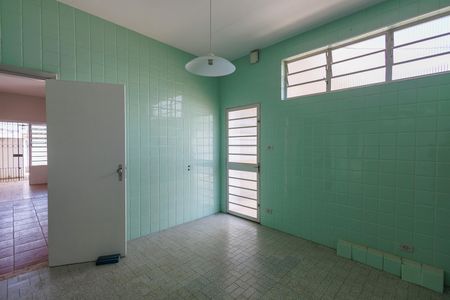 Casa para alugar com 270m², 5 quartos e 6 vagas Casa para alugar com 270m², 5 quartos e 6 vagasCopa