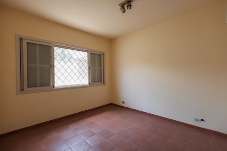 Casa para alugar com 270m², 5 quartos e 6 vagas Casa para alugar com 270m², 5 quartos e 6 vagasQuarto 2