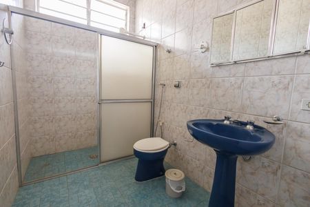 Casa para alugar com 270m², 5 quartos e 6 vagas Casa para alugar com 270m², 5 quartos e 6 vagasBanheiro da Suíte