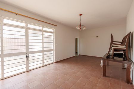 Casa para alugar com 270m², 5 quartos e 6 vagas Casa para alugar com 270m², 5 quartos e 6 vagasSala