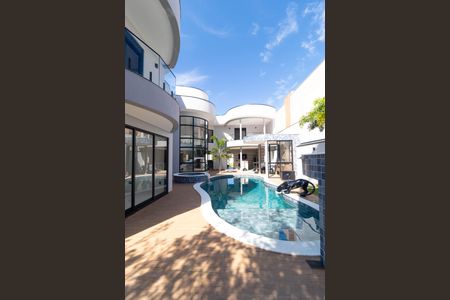 Casa de condomínio à venda com 450m², 4 quartos e 4 vagasQuintal