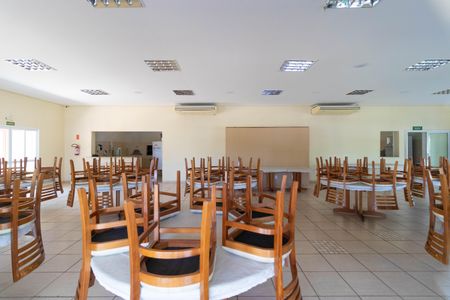 Casa de condomínio à venda com 450m², 4 quartos e 4 vagasÁrea comum - Salão de festas