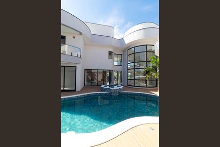 Casa de condomínio à venda com 450m², 4 quartos e 4 vagasQuintal