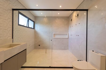 Casa de condomínio à venda com 450m², 4 quartos e 4 vagasBanheiro da Suíte 04
