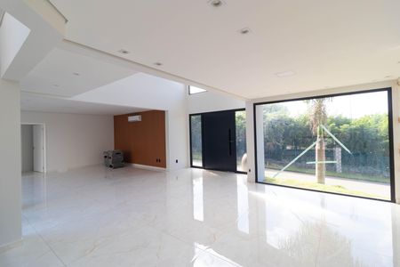 Casa de condomínio à venda com 450m², 4 quartos e 4 vagasSala