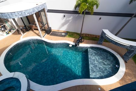 Casa de condomínio à venda com 450m², 4 quartos e 4 vagasQuintal