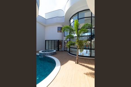 Casa de condomínio à venda com 450m², 4 quartos e 4 vagasQuintal