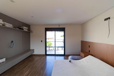 Casa de condomínio à venda com 450m², 4 quartos e 4 vagasSuíte 04