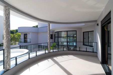 Casa de condomínio à venda com 450m², 4 quartos e 4 vagasSacada da Suíte 02