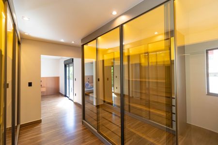 Casa de condomínio à venda com 450m², 4 quartos e 4 vagasCloset da Suíte 04