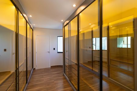 Casa de condomínio à venda com 450m², 4 quartos e 4 vagasCloset da Suíte 04