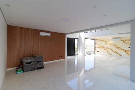 Casa de condomínio à venda com 450m², 4 quartos e 4 vagasSala