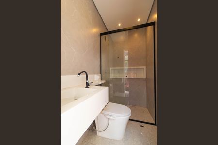 Casa de condomínio à venda com 450m², 4 quartos e 4 vagasBanheiro da Área gourmet