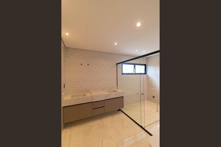 Casa de condomínio à venda com 450m², 4 quartos e 4 vagasBanheiro da Suíte 04