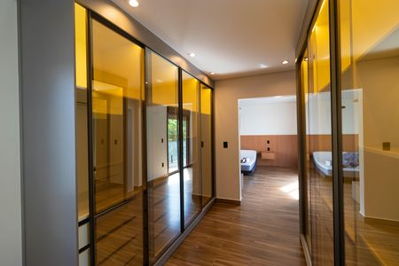 Casa de condomínio à venda com 450m², 4 quartos e 4 vagasCloset da Suíte 04