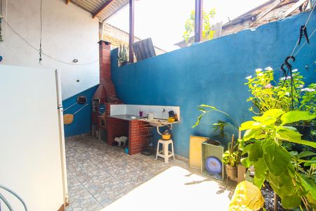 Casa para alugar com 62m², 2 quartos e 1 vagaQuintal