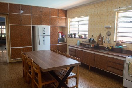 Casa à venda com 397m², 2 quartos e 2 vagasCozinha