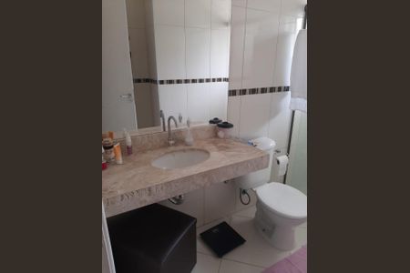 Casa de condomínio à venda com 120m², 3 quartos e 2 vagasBanheiro