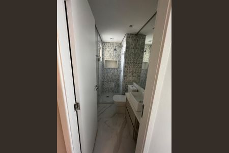 Apartamento à venda com 90m², 3 quartos e 2 vagas Apartamento à venda com 90m², 3 quartos e 2 vagasBanheiro