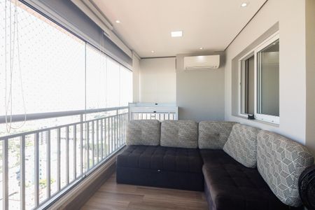 Apartamento à venda com 66m², 2 quartos e 1 vaga Apartamento à venda com 66m², 2 quartos e 1 vagaVaranda