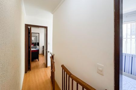 Casa à venda com 150m², 3 quartos e 2 vagasEscada