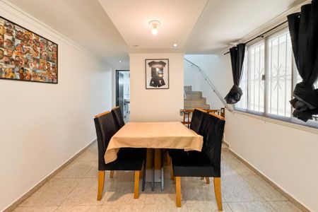 Casa à venda com 150m², 3 quartos e 2 vagasSala