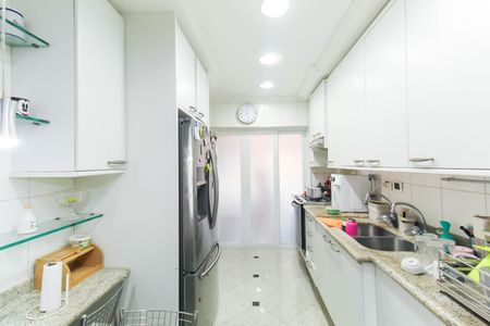 Apartamento à venda com 210m², 4 quartos e 2 vagas Apartamento à venda com 210m², 4 quartos e 2 vagasCozinha