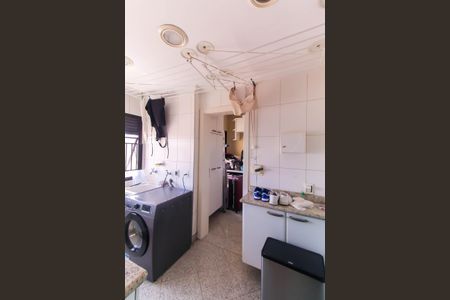 Apartamento à venda com 210m², 4 quartos e 2 vagas Apartamento à venda com 210m², 4 quartos e 2 vagasÁrea de Serviço