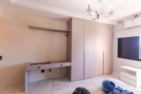 Apartamento à venda com 210m², 4 quartos e 2 vagas Apartamento à venda com 210m², 4 quartos e 2 vagasQuarto 1 - Suíte