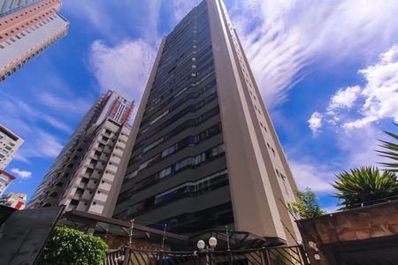 Apartamento à venda com 210m², 4 quartos e 2 vagas Apartamento à venda com 210m², 4 quartos e 2 vagasFachada