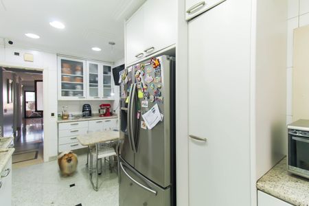 Apartamento à venda com 210m², 4 quartos e 2 vagas Apartamento à venda com 210m², 4 quartos e 2 vagasCozinha