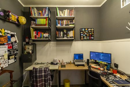 Casa à venda com 169m², 3 quartos e 2 vagasEscritório