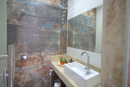 Casa à venda com 316m², 4 quartos e 4 vagasBanheiro