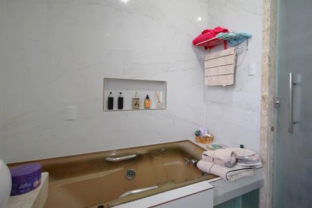 Casa à venda com 316m², 4 quartos e 4 vagasBanheiroBanheiro