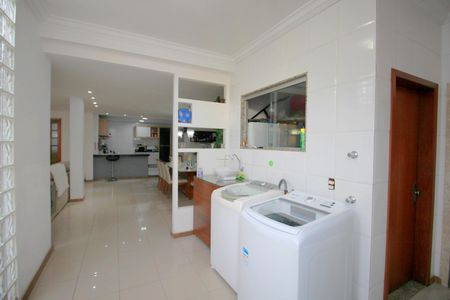 Casa à venda com 316m², 4 quartos e 4 vagasÁrea de Serviço