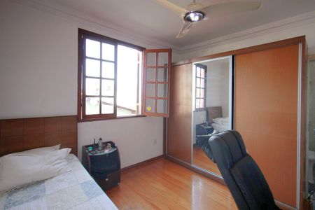 Casa à venda com 316m², 4 quartos e 4 vagasQuarto 3