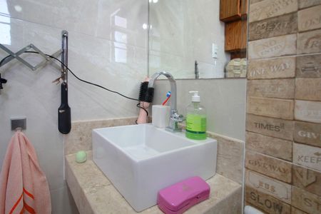 Casa à venda com 316m², 4 quartos e 4 vagasBanheiro