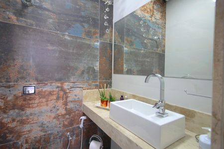 Casa à venda com 316m², 4 quartos e 4 vagasBanheiro