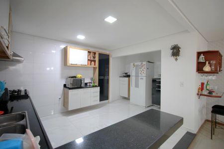 Casa à venda com 316m², 4 quartos e 4 vagasCozinha