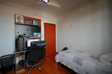 Casa à venda com 316m², 4 quartos e 4 vagasQuarto 3