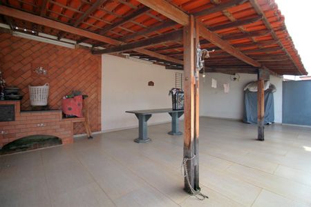 Casa à venda com 316m², 4 quartos e 4 vagasÁrea comum